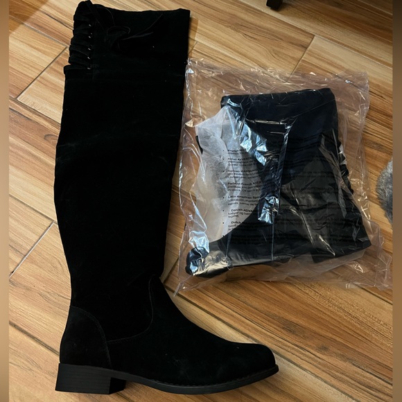 NWT Shoe Dazzle Above the Knee, Lace-Up Boots - Picture 4 of 7